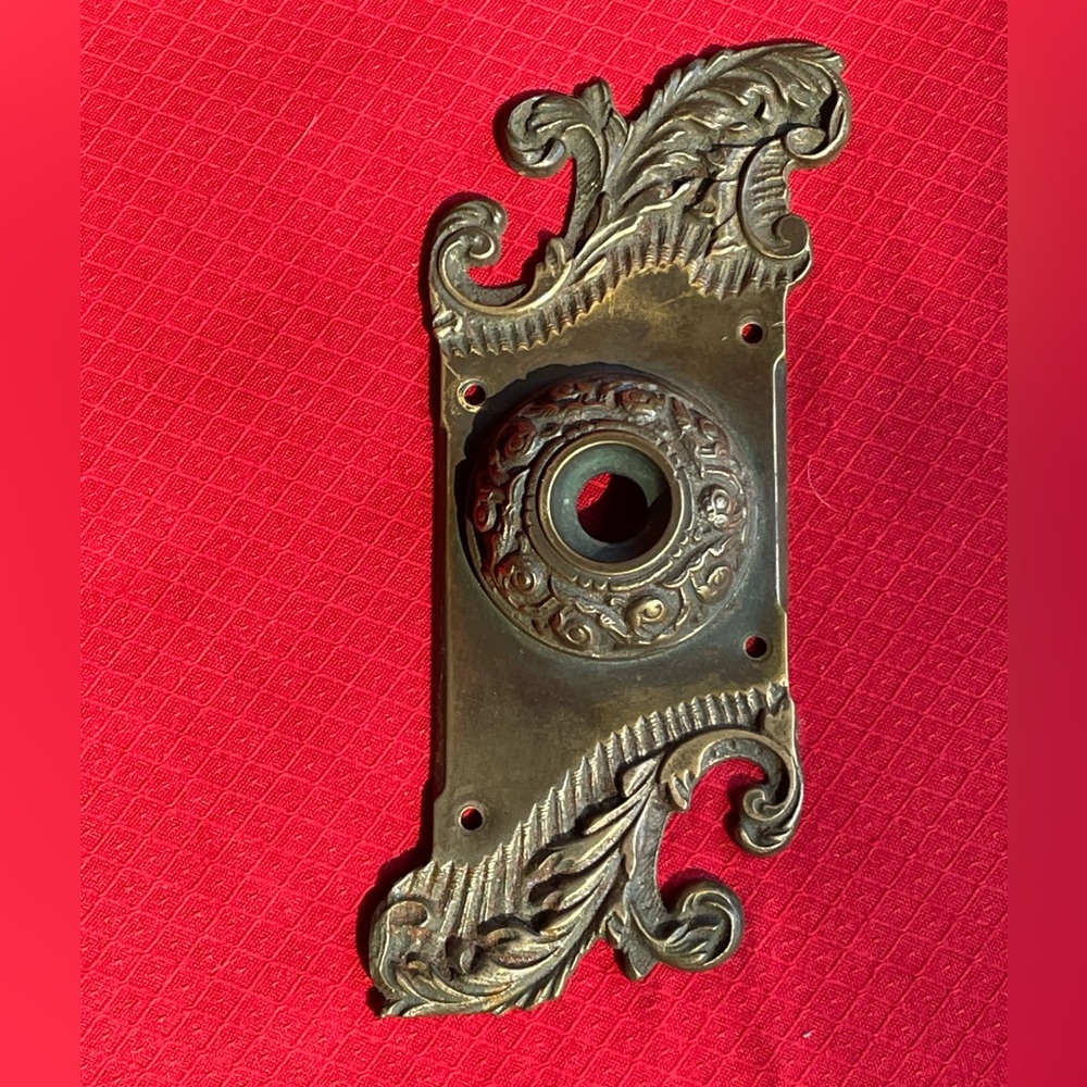 Reading Hardware Americus Ornate Doorbell w/Rocco Colombian Collar. Antique.